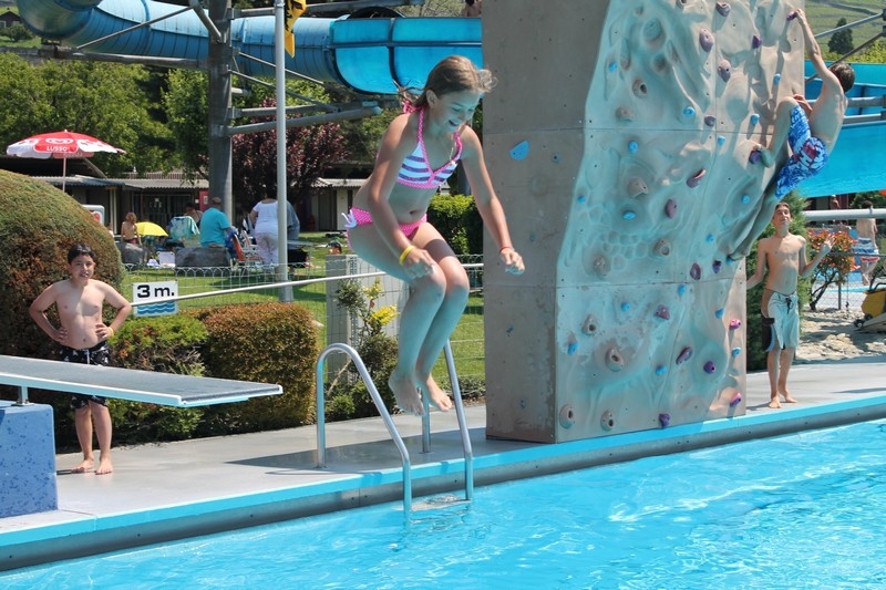 Village Camps International Summer Camp Leysin, Switzerland 2025-08-09 https://www.villagecamps.com/journals_admin/images/682-1-pool day (32).jpg